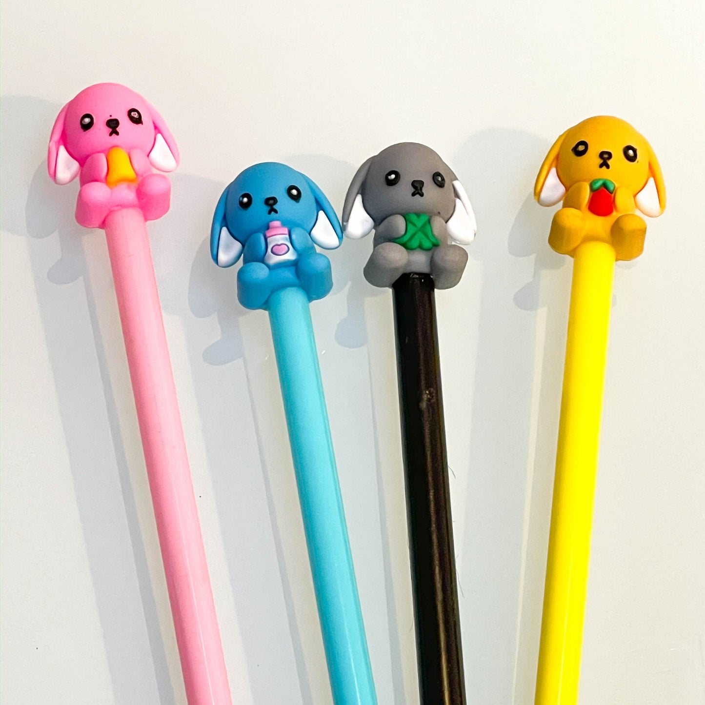 Novelty bunny rabbit pen